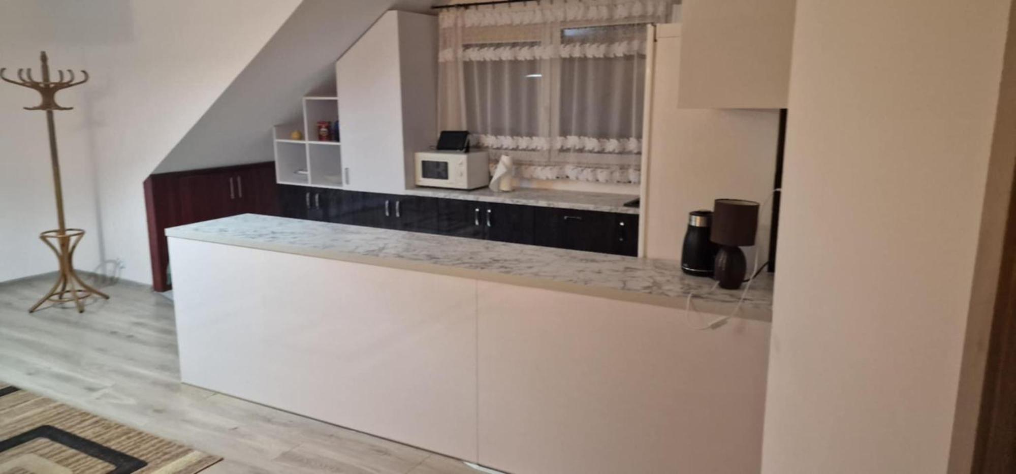 Ferienwohnung Cudowny Zakatek Z Ogrodem I Basenem Bukwica  Exterior foto