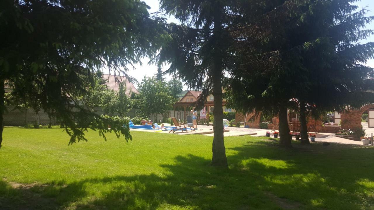 Ferienwohnung Cudowny Zakatek Z Ogrodem I Basenem Bukwica  Exterior foto