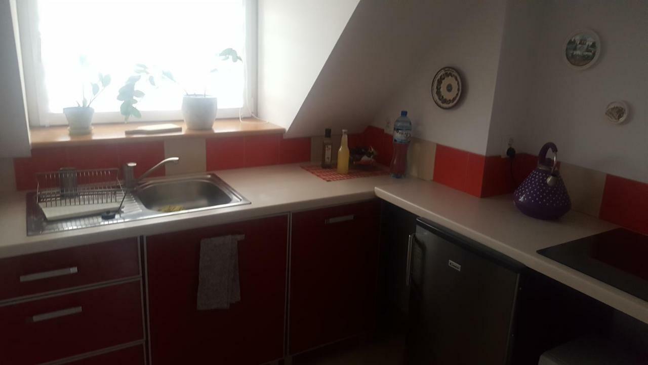 Ferienwohnung Cudowny Zakatek Z Ogrodem I Basenem Bukwica  Exterior foto